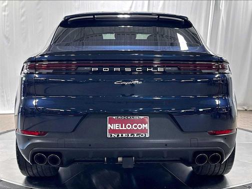 Algarve Blue Metallic 2026 Porsche Cayenne Cayenne
