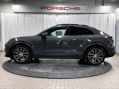 2025 Porsche Macan 4