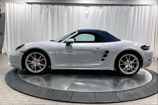 2024 Porsche 718 Boxster S