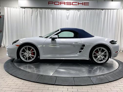 2024 Porsche 718 Boxster S