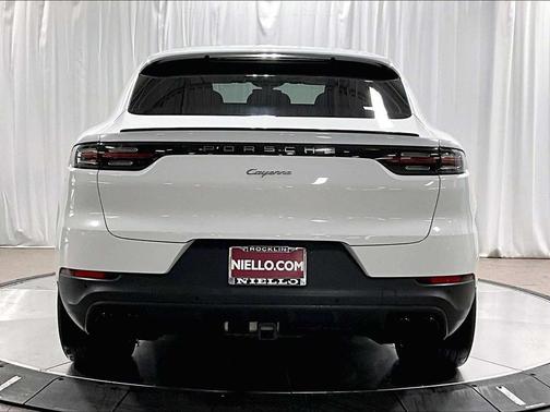 2023 Porsche Cayenne Platinum Edition