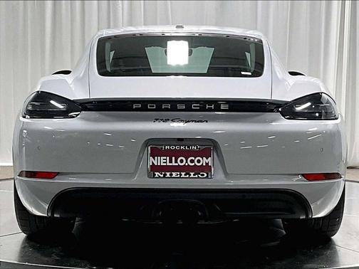 2024 Porsche 718 Cayman Style Edition