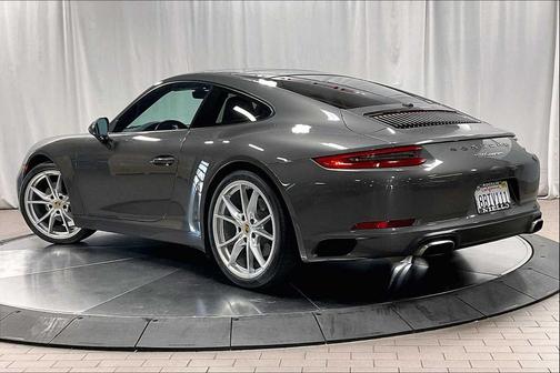 2017 Porsche 911 Carrera