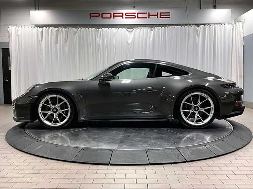 2022 Porsche 911 GT3 w/Touring Package