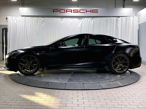 2021 Tesla Model S Plaid