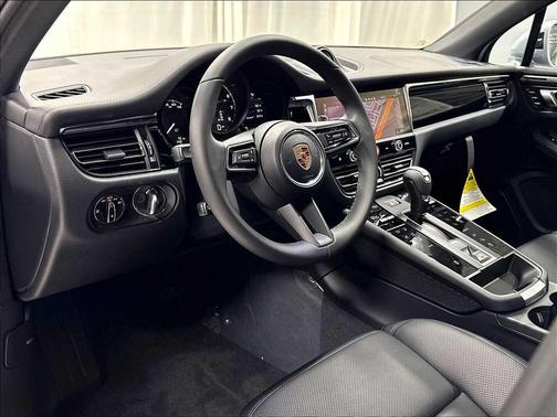 DOLOMITE SILVER 2026 Porsche Macan Macan