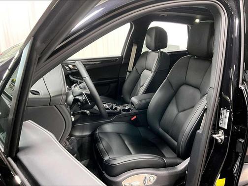 2026 Porsche Macan Macan S