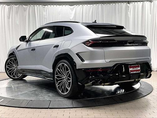 2025 Lamborghini Urus SE