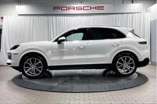 2024 Porsche Cayenne AWD