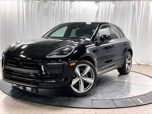 2025 Porsche Macan AWD