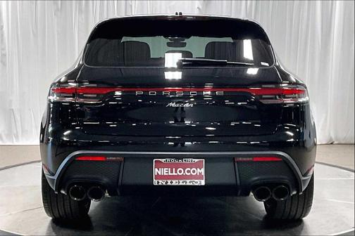 2025 Porsche Macan AWD