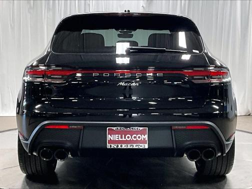 2025 Porsche Macan AWD