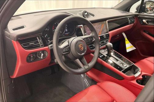 2025 Porsche Macan AWD