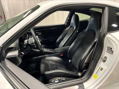 2016 Porsche 911 Carrera GTS