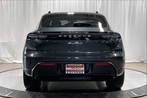 2025 Porsche Macan 4S