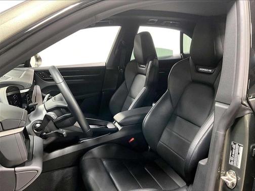 2025 Porsche Macan 4