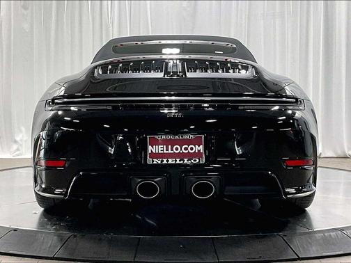 2026 Porsche 911 Carrera 4 GTS