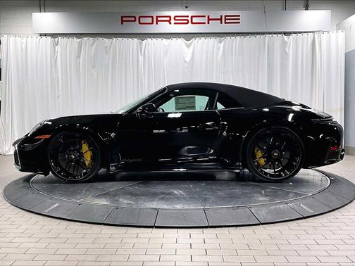 2026 Porsche 911 Carrera 4 GTS