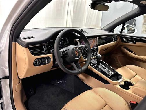 CARRARA WHITE 2026 Porsche Macan Macan