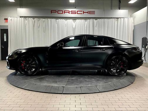 BLACK 2019 Porsche Panamera Turbo