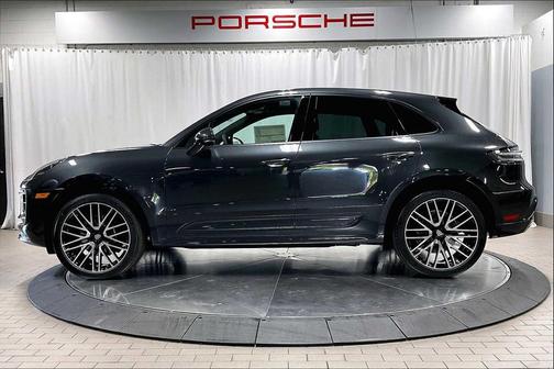 2026 Porsche Macan AWD