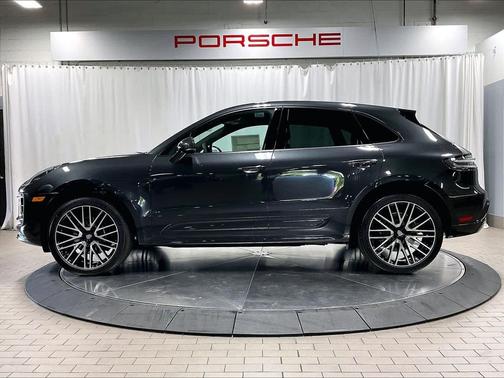 2026 Porsche Macan AWD