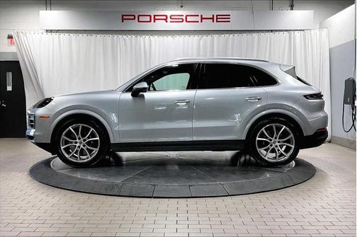 2025 Porsche Cayenne AWD
