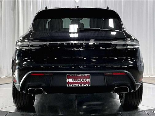 2026 Porsche Macan AWD