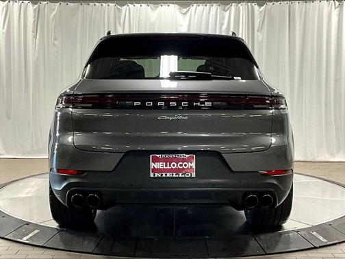 Quartzite Grey Metallic 2025 Porsche Cayenne Cayenne