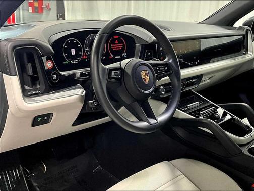 Quartzite Grey Metallic 2025 Porsche Cayenne Cayenne