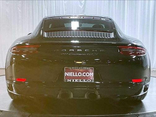2017 Porsche 911 Carrera GTS