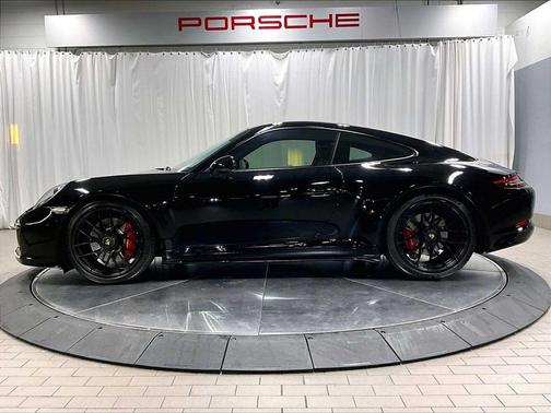 2017 Porsche 911 Carrera GTS