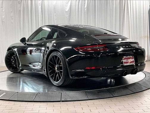 2017 Porsche 911 Carrera GTS