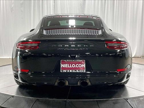 2017 Porsche 911 Carrera GTS