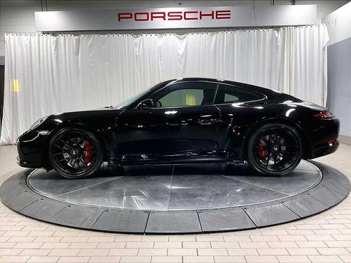 2017 Porsche 911 Carrera GTS