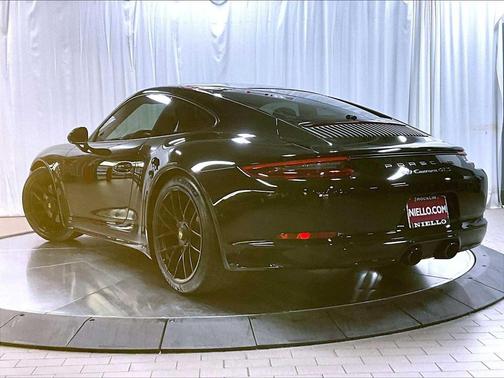 2017 Porsche 911 Carrera GTS