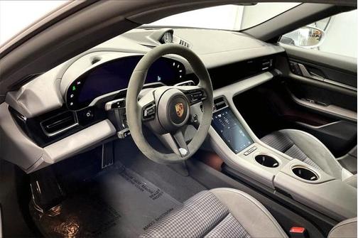 2025 Porsche Taycan 4