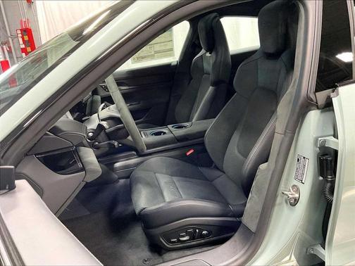 2025 Porsche Taycan GTS