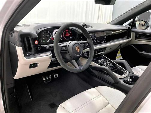 2026 Porsche Cayenne GTS