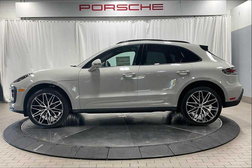 2026 Porsche Macan AWD