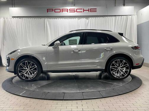 2026 Porsche Macan AWD