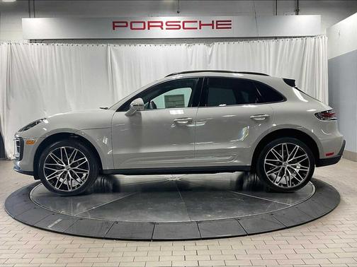 2026 Porsche Macan AWD
