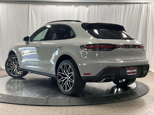 2026 Porsche Macan AWD