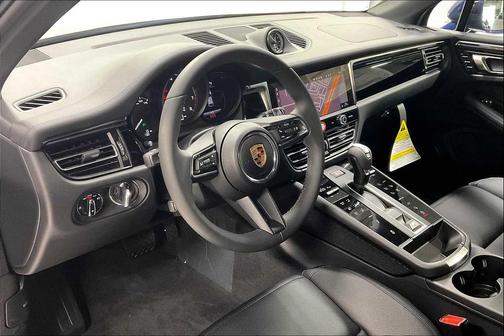 2025 Porsche Macan AWD