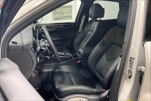 2025 Porsche Macan AWD
