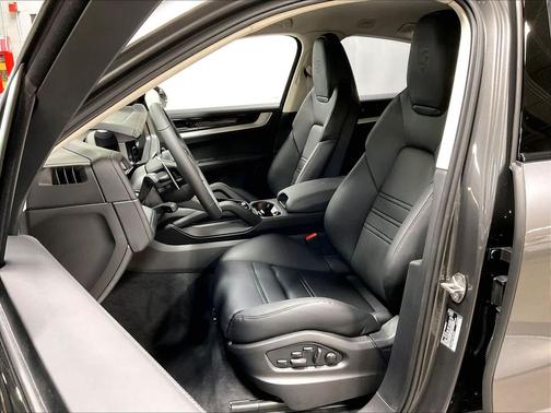 2026 Porsche Cayenne Turbo GT