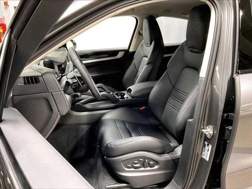 2026 Porsche Cayenne Turbo GT