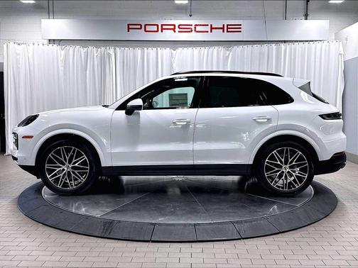 CARRARA WHITE 2026 Porsche Cayenne Cayenne