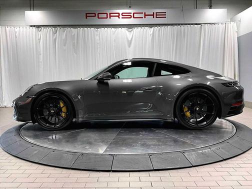 2024 Porsche 911 Carrera GTS