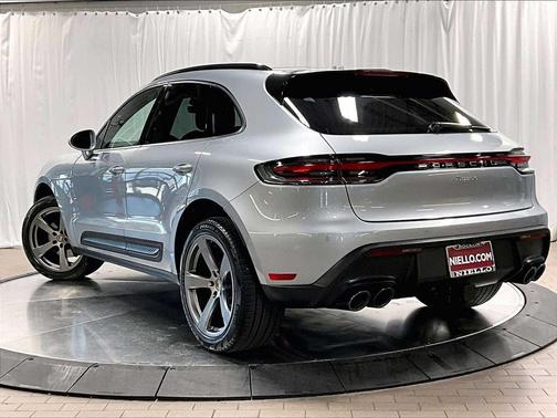 2025 Porsche Macan AWD